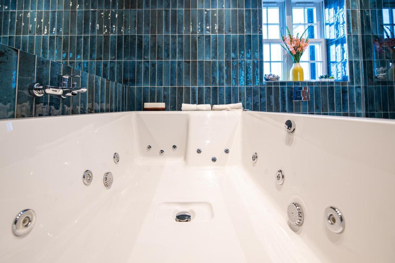 The Nest - Luxury 16 Person Apt W Jacuzzi & Parking بلاكبول المظهر الخارجي الصورة
